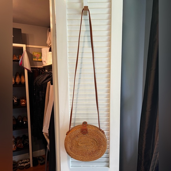 Woven Rattan Wicker Basket Crossbody Bag - Picture 5 of 8